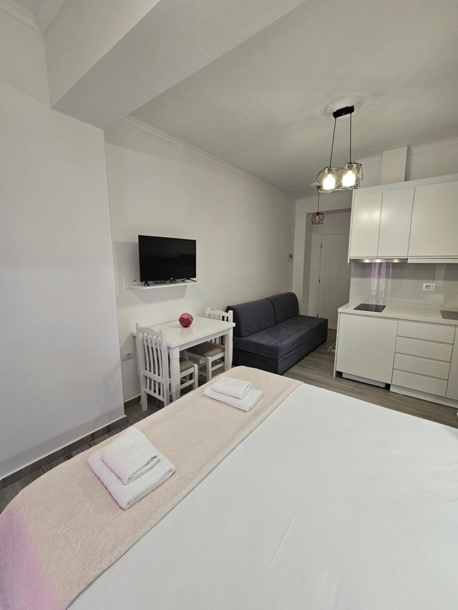 Nora'S Guesthouse Sarandë Eksteriør billede