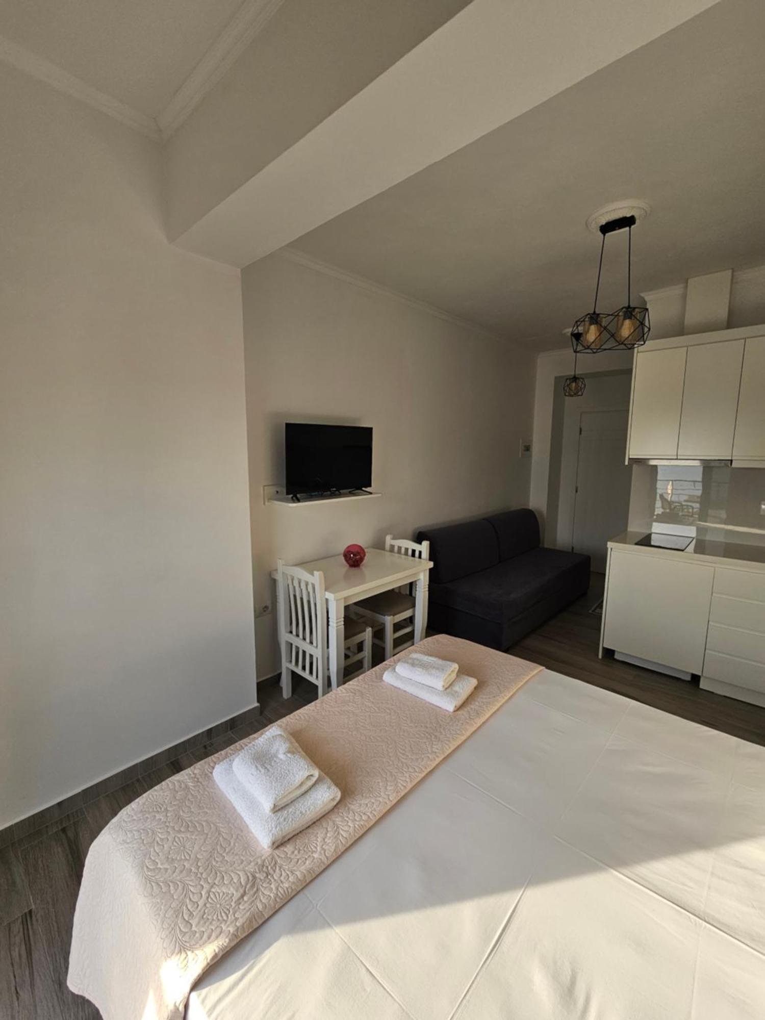 Nora'S Guesthouse Sarandë Eksteriør billede