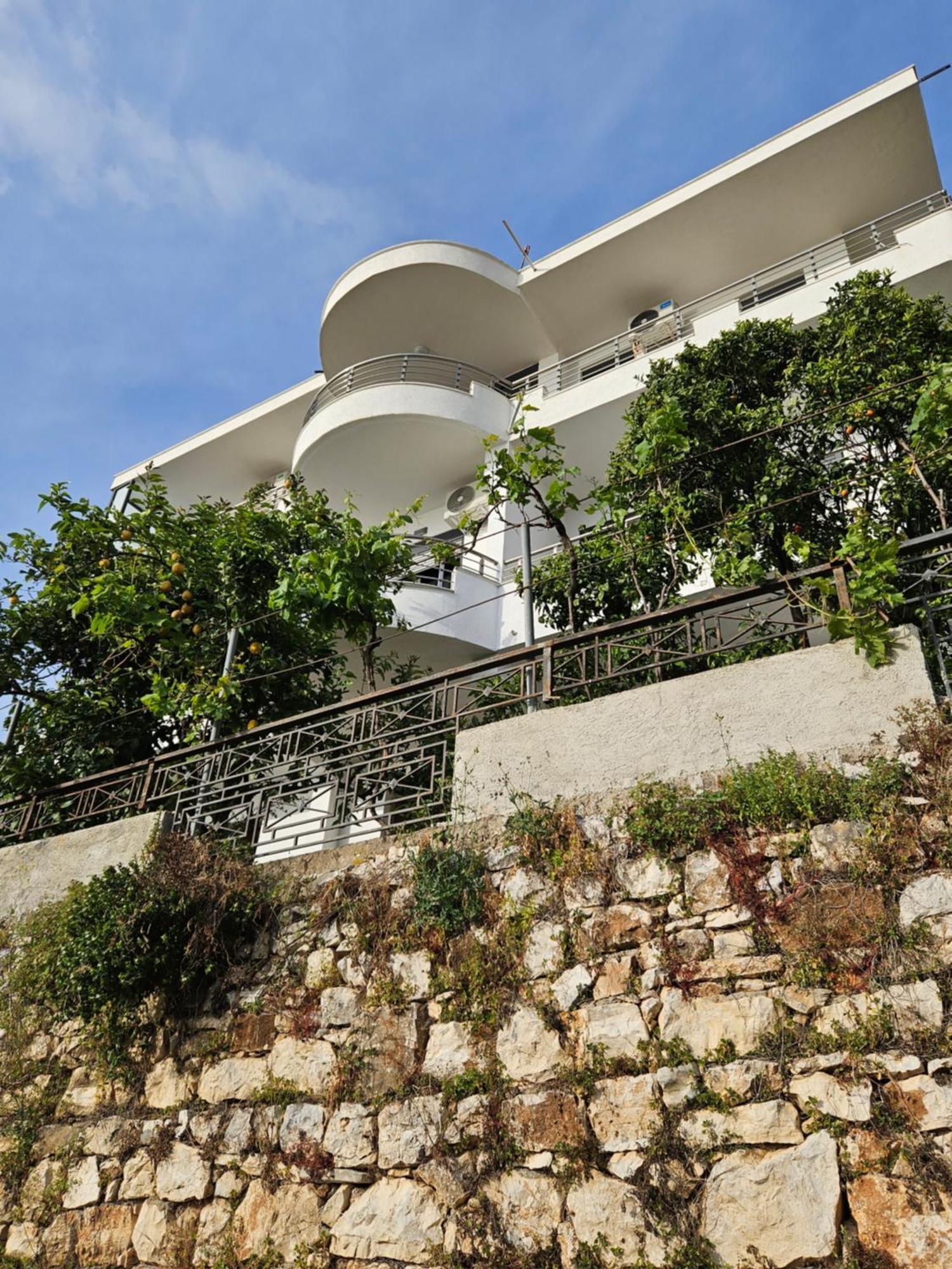 Nora'S Guesthouse Sarandë Eksteriør billede
