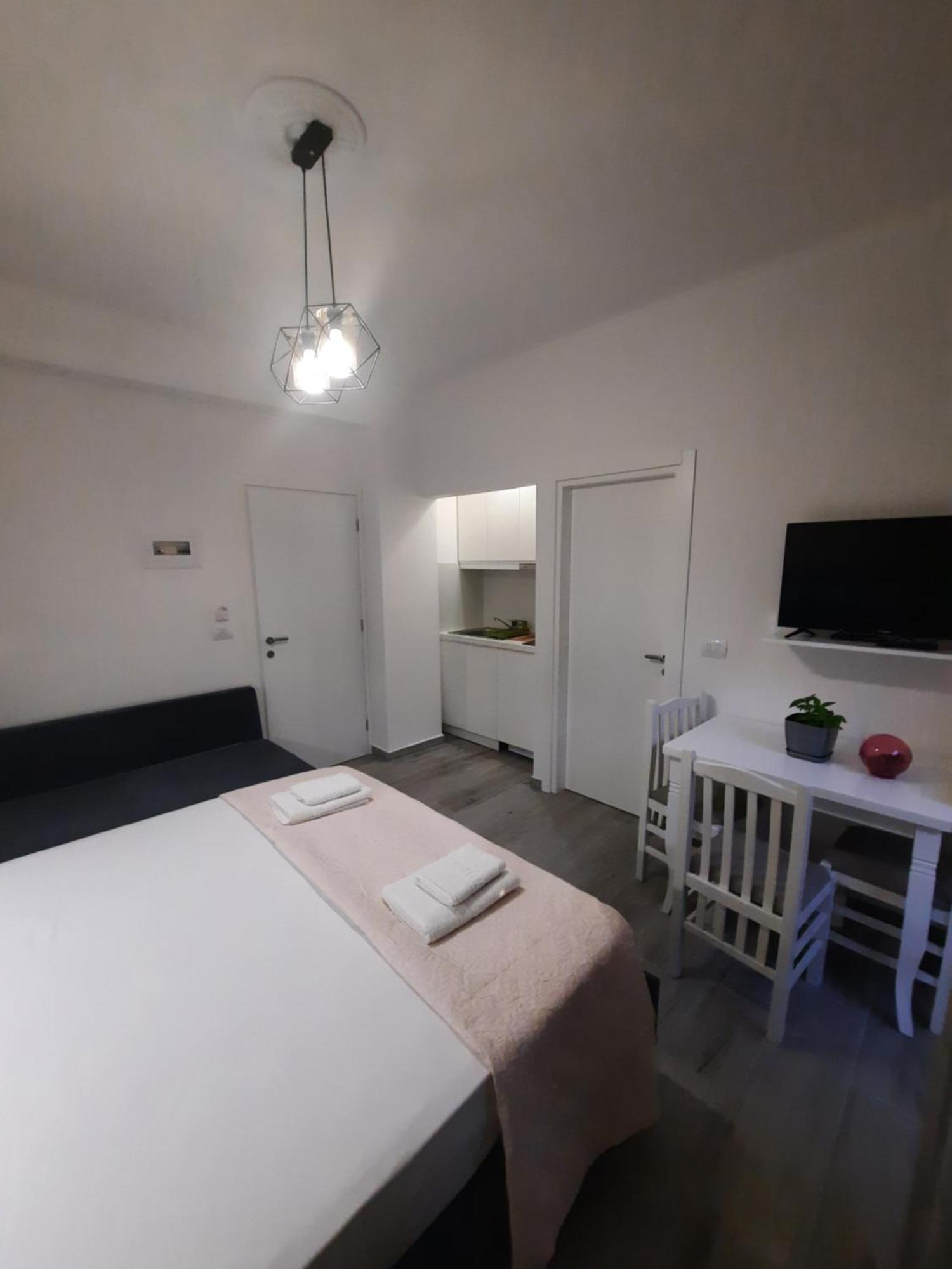 Nora'S Guesthouse Sarandë Eksteriør billede